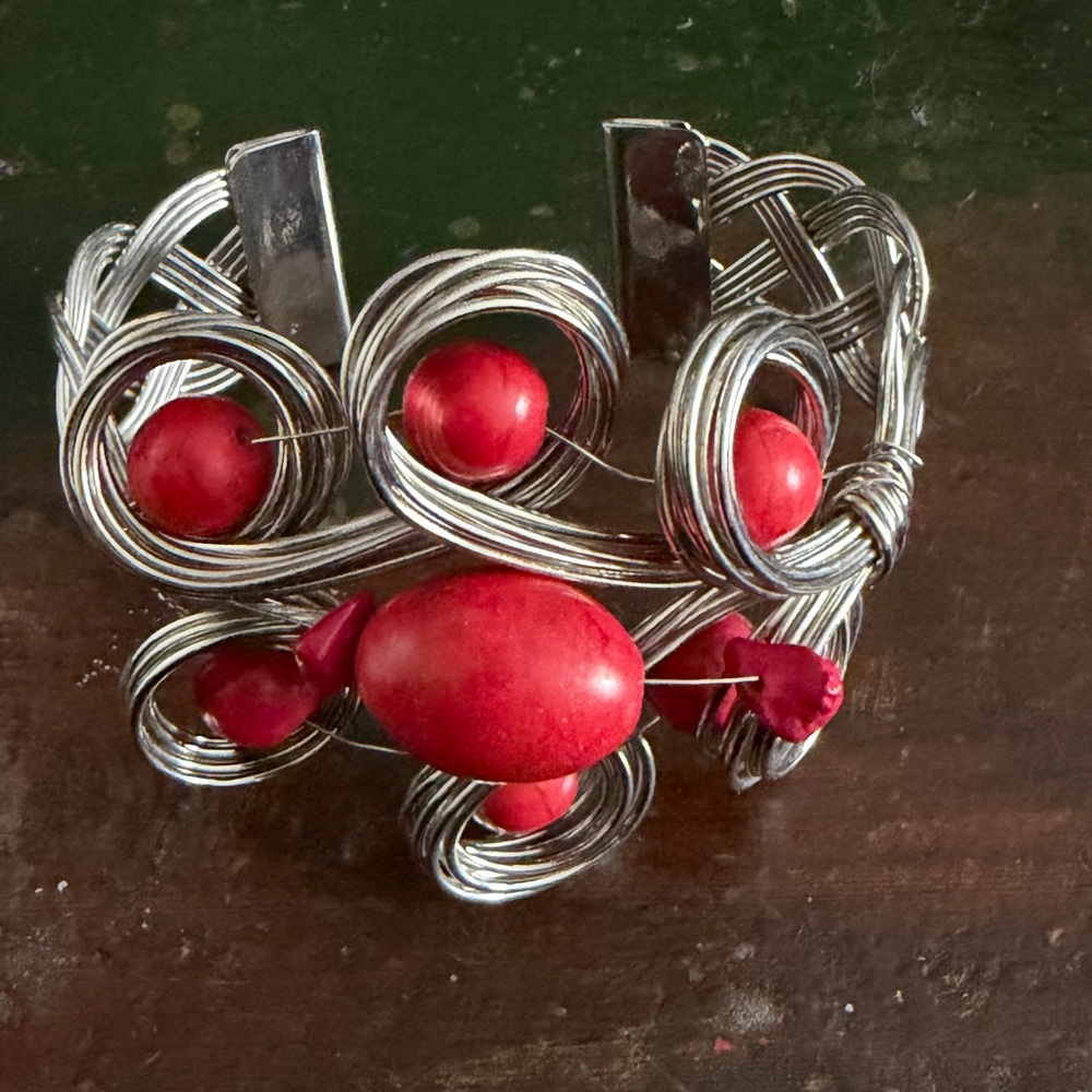 VTG Chunky Elegant Silver Tone and Red Wire Bracelet